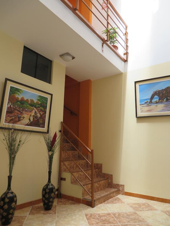 Hostal Hellen Ross Nazca Kültér fotó