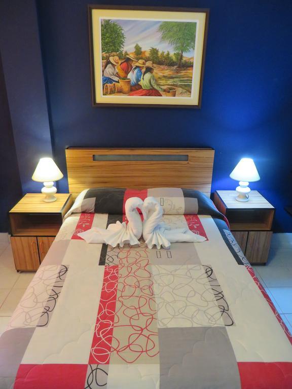 Hostal Hellen Ross Nazca Kültér fotó