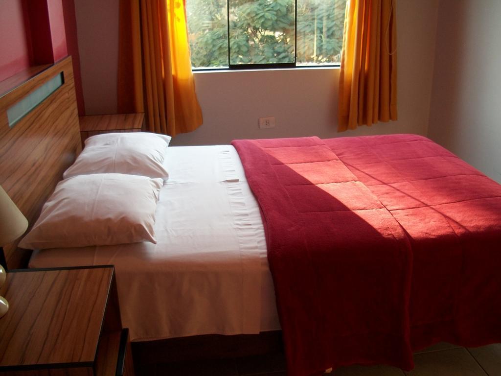 Hostal Hellen Ross Nazca Kültér fotó